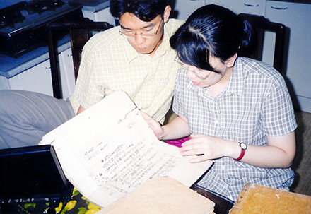 박세당 종가문서 조사, 현 정수환 고문서연구실장과 함께(2001년)