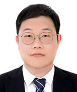 저자 사진